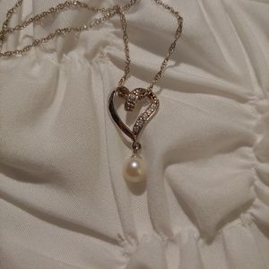 Vantel Pearls Persuasion necklace 17" chain